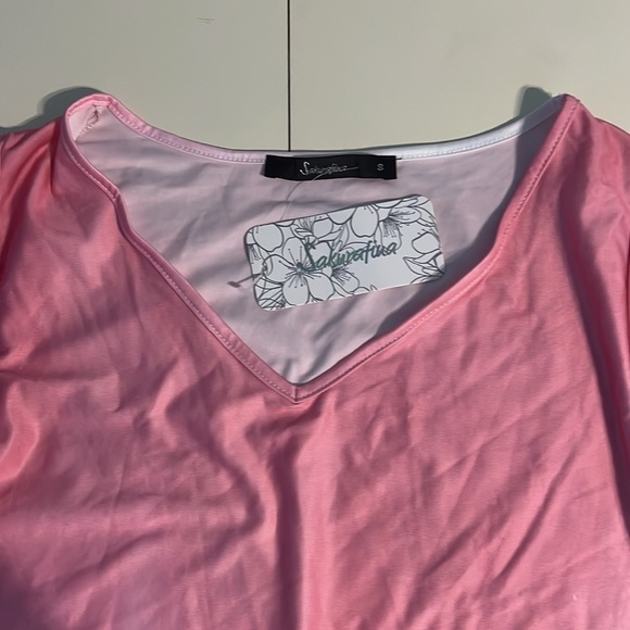 🟡2/$15⭐️Sakurafina pink and white shirt - Picture 2 of 6